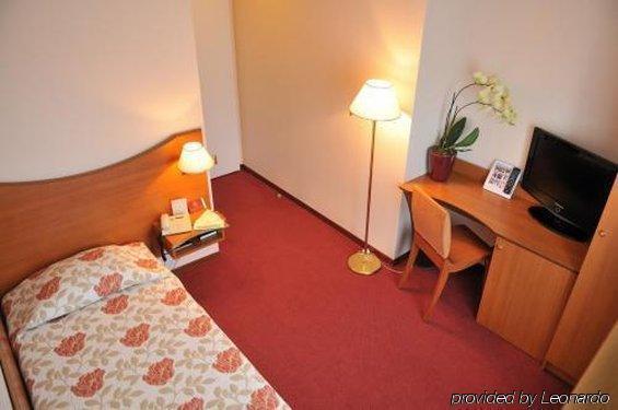 Hotel International & Terminus Genf Zimmer foto